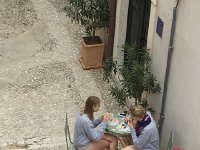 2017-05-07 13-33-15 1b7484e2  having lunch